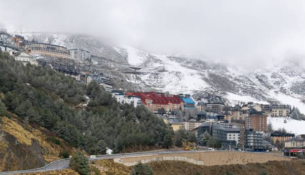 View of a Honeymoon Hotel in Shimla for convenient Shimla hotel booking